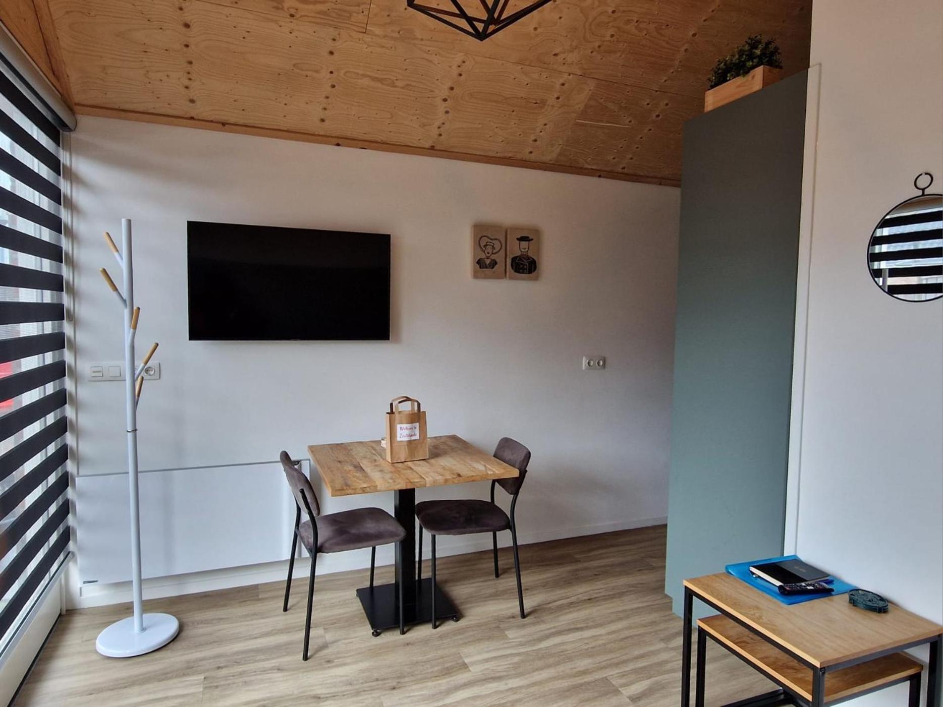 Zoetenaar Zoutelande Buitenkant foto
